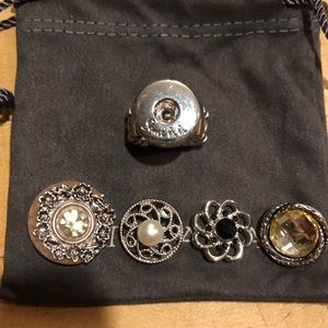 Jewel La La ring with changeable tops